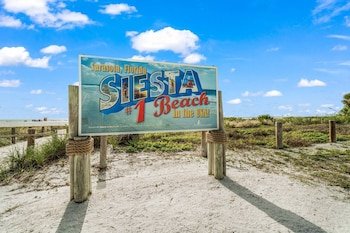 Siesta Sands Beach Resort