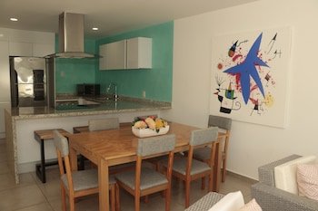9 Bahias Condos