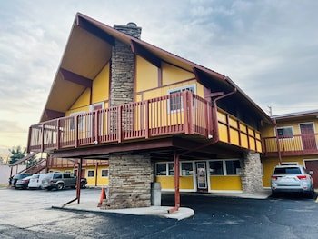 Clayton House Motel