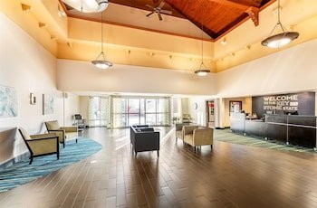 Hampton Inn & Suites Newtown