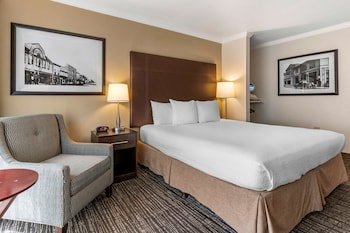 Best Western Plus Garden Court Inn