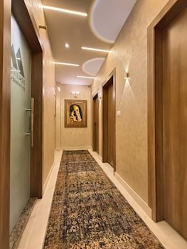 Discover Pyramids Inn