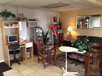Cadet Motor Inn
