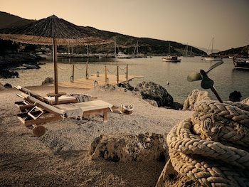Nobelos Seaside Lodge