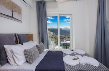 Deluxe City Hotel