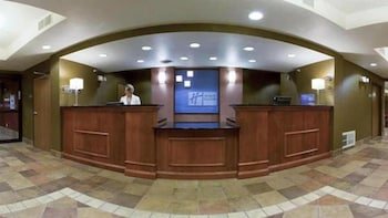 Holiday Inn Express Hotel & Suites Sioux Center