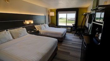 Holiday Inn Express Hotel & Suites Sioux Center