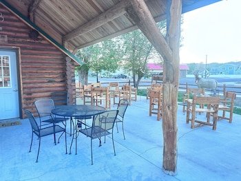 Elk Antler Inn