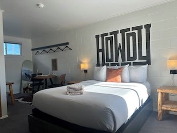 Elk Antler Inn