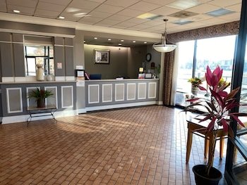 Madison Inn & Suites