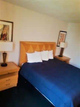 Madison Inn & Suites