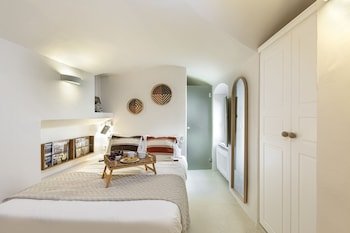 Caldera Houses Oia