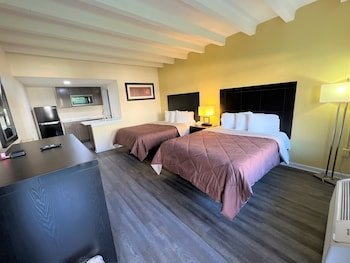 James River Inn & Suites