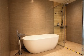 Expressionz Professional Suites by Perfect Host