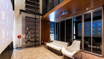 Expressionz Professional Suites by Perfect Host