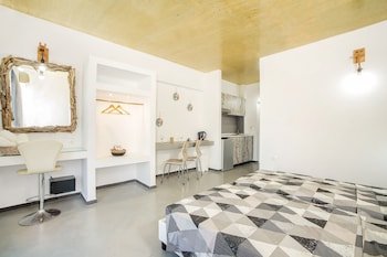 Lisabeth Studio Apartments