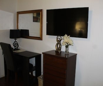 Budget Host Arrowhead Motel