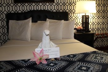 Budget Host Arrowhead Motel