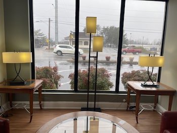 Astoria Hotel Danville North