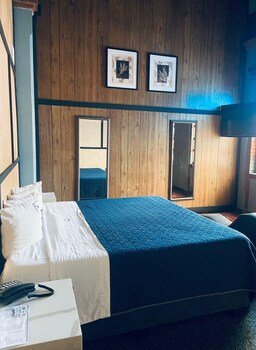 Hotel Del Sol Inn