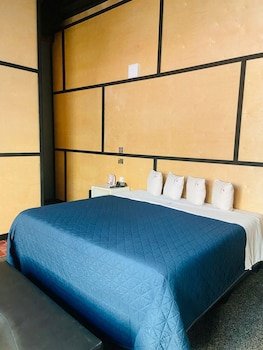 Hotel Del Sol Inn