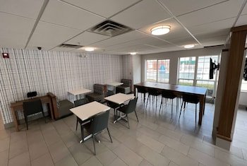 Microtel Inn & Suites by Wyndham Charlotte/Northlake
