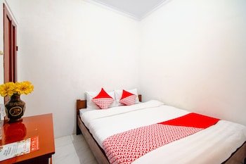 House 24 by OYO Rooms