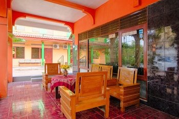 House 24 by OYO Rooms