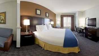 Holiday Inn Express & Suites Warminster - Horsham