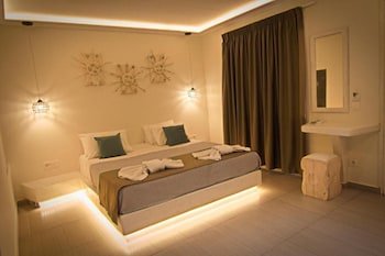 Santorini Breeze Studios
