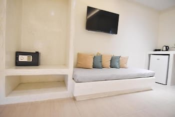 Santorini Breeze Studios