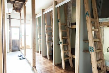 Fukuoka Guesthouse Hive