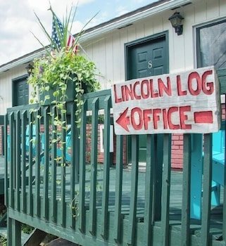 McEnaney's Lincoln Log Colony