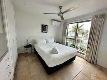 Onetangi Beachfront Apartments