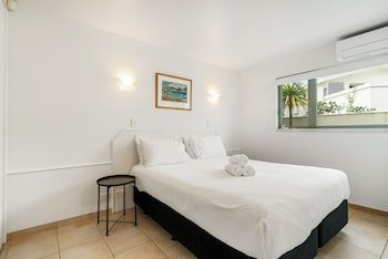 Onetangi Beachfront Apartments