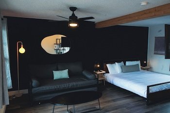 Spindrift Inn