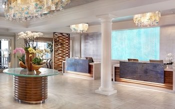 Balboa Bay Club