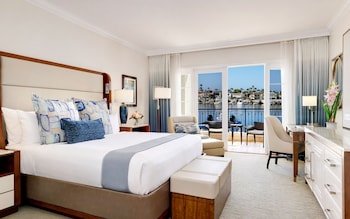 Balboa Bay Club