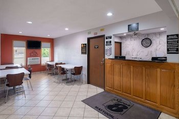 Super 8 by Wyndham Mattoon