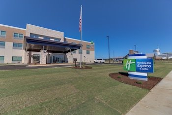 Holiday Inn Express & Suites Union City