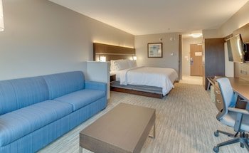 Holiday Inn Express & Suites Union City