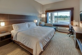 Holiday Inn Express & Suites Union City
