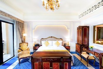 Legend Palace Hotel