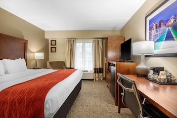 Comfort Inn & Suites Hamilton Place