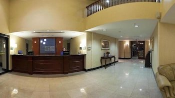 Holiday Inn Express & Suites Northeast