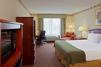 Holiday Inn Express & Suites Northeast