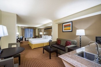 Holiday Inn Express & Suites Northeast
