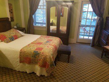 The Vandiver Inn