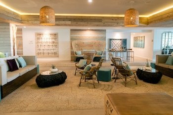 Amara Cay Resort
