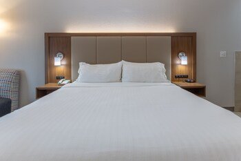 Holiday Inn Express Indianapolis - Southeast